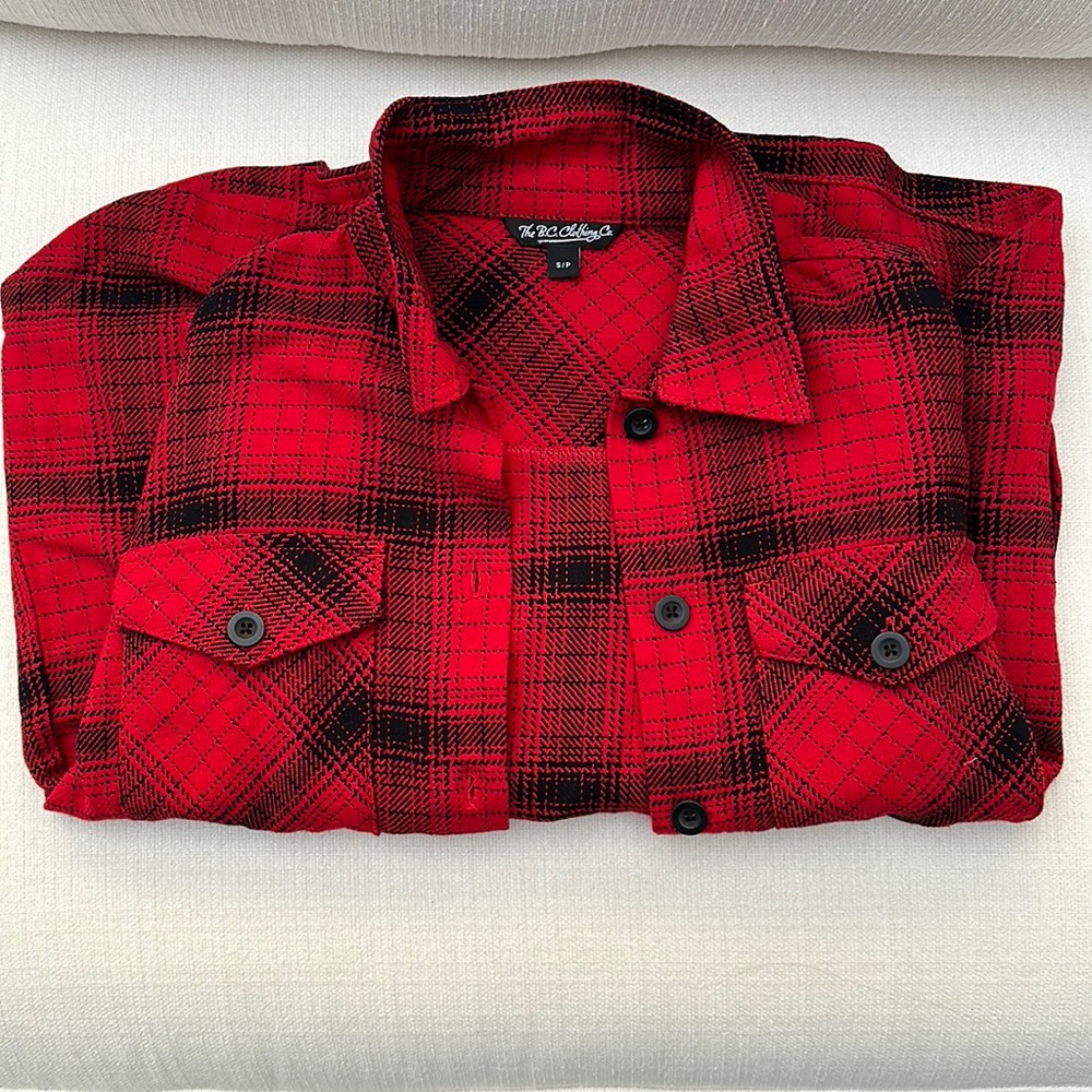 Small flannel plaid button up